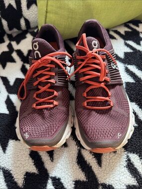 On Running Cloudwomen Athletic Shoe in Burgundy with Coral Laces